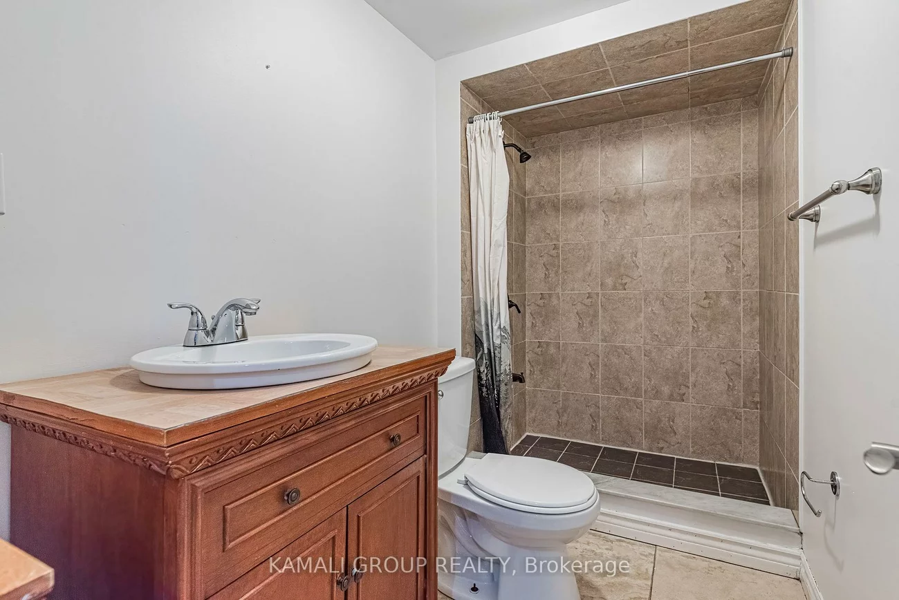 77, Ecclestone, Brampton West, Brampton