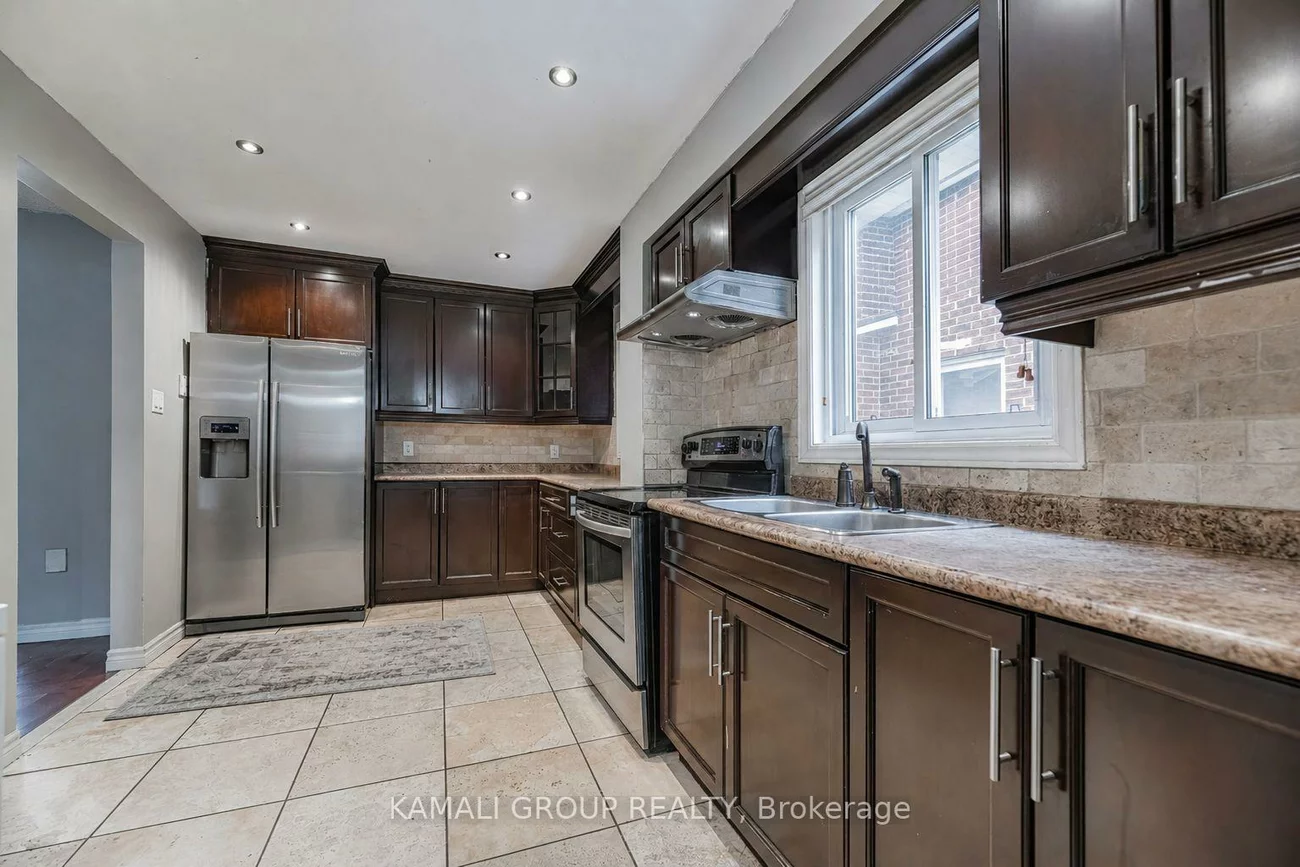 77, Ecclestone, Brampton West, Brampton