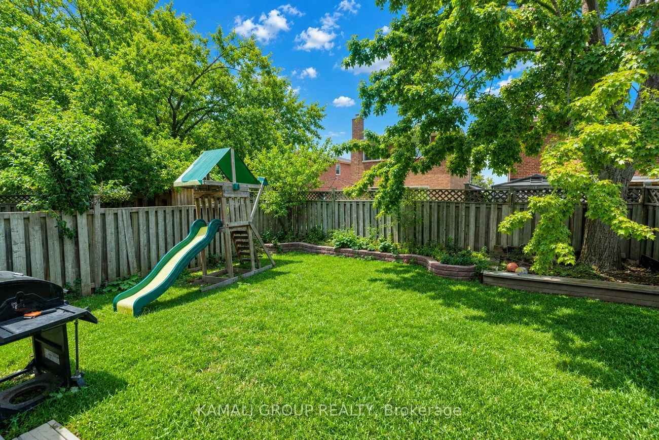 77, Ecclestone, Brampton West, Brampton