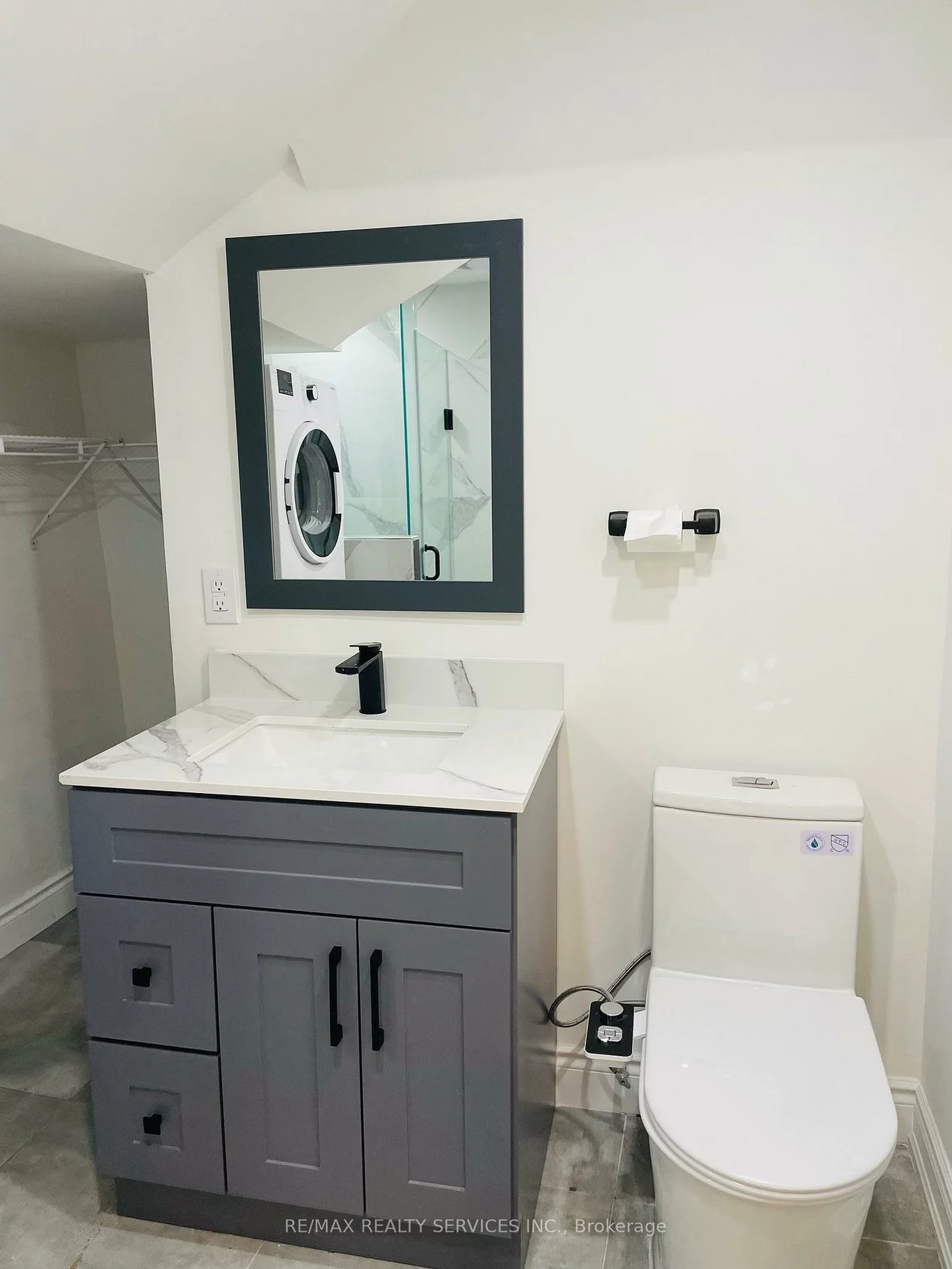 14, Niles, Westgate, Brampton