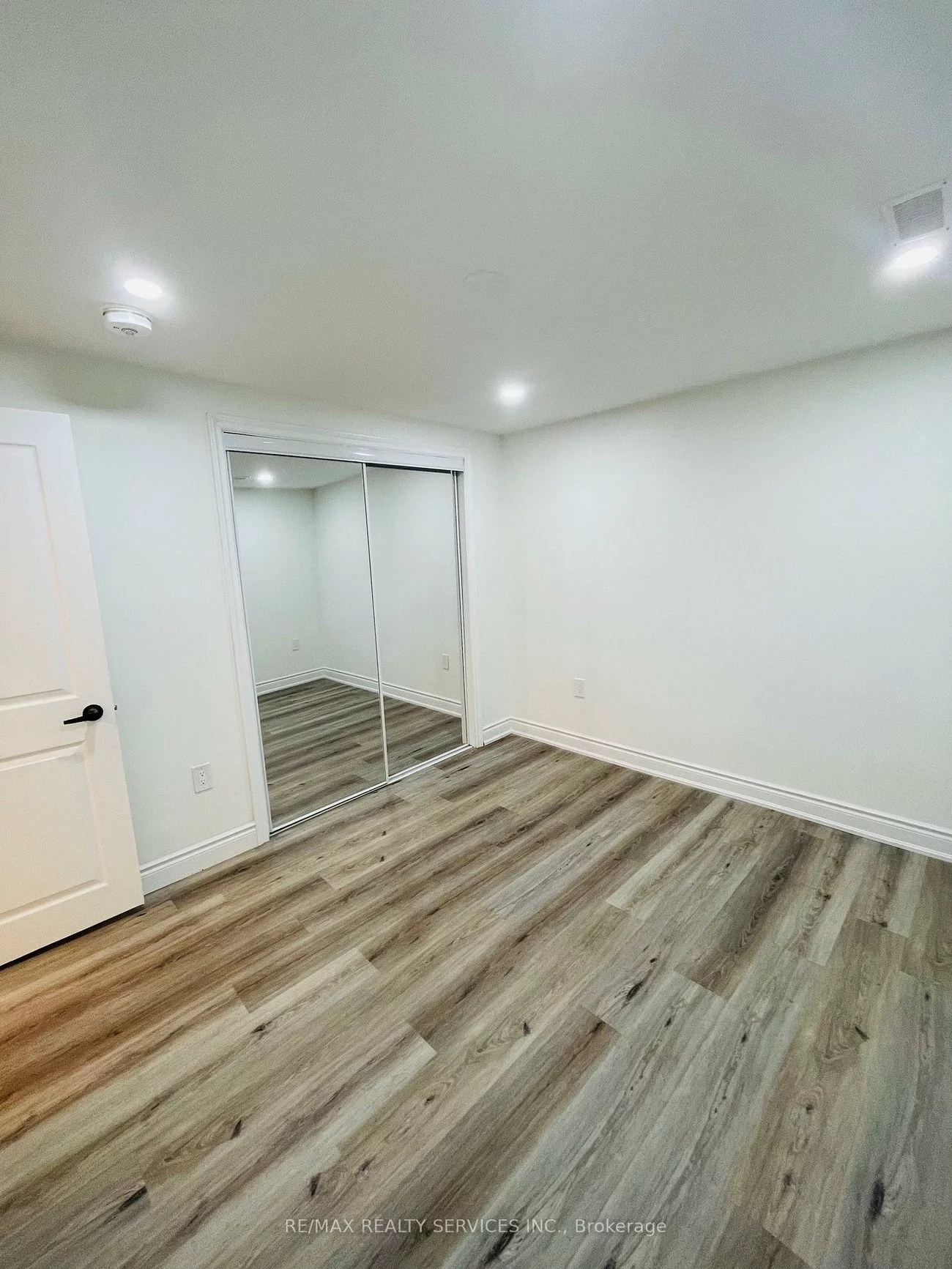 14, Niles, Westgate, Brampton