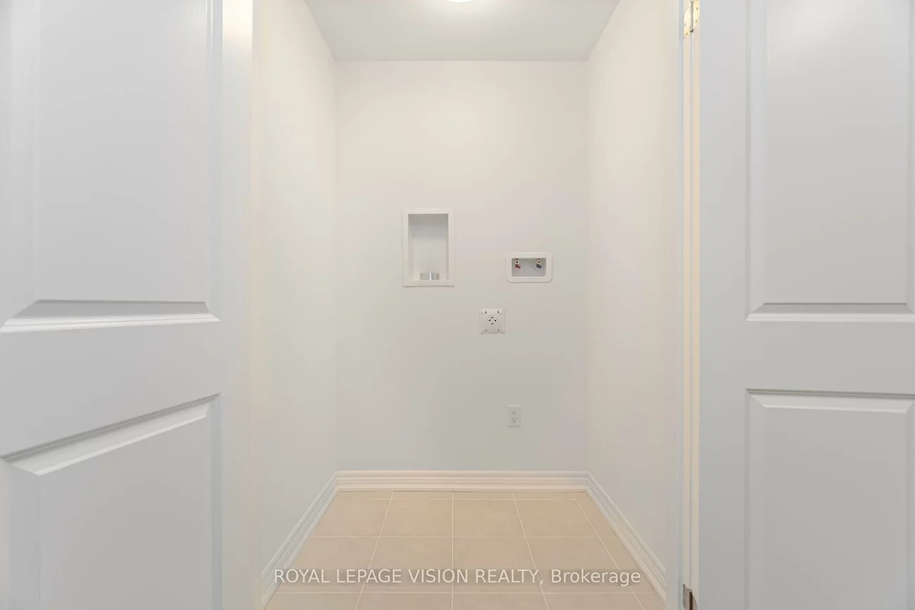 60, Folcroft, Credit Valley, Brampton