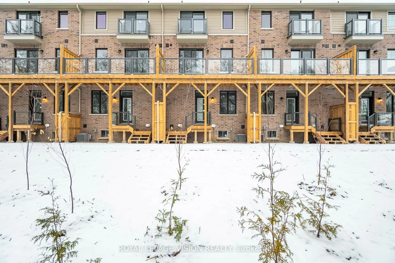 60, Folcroft, Credit Valley, Brampton