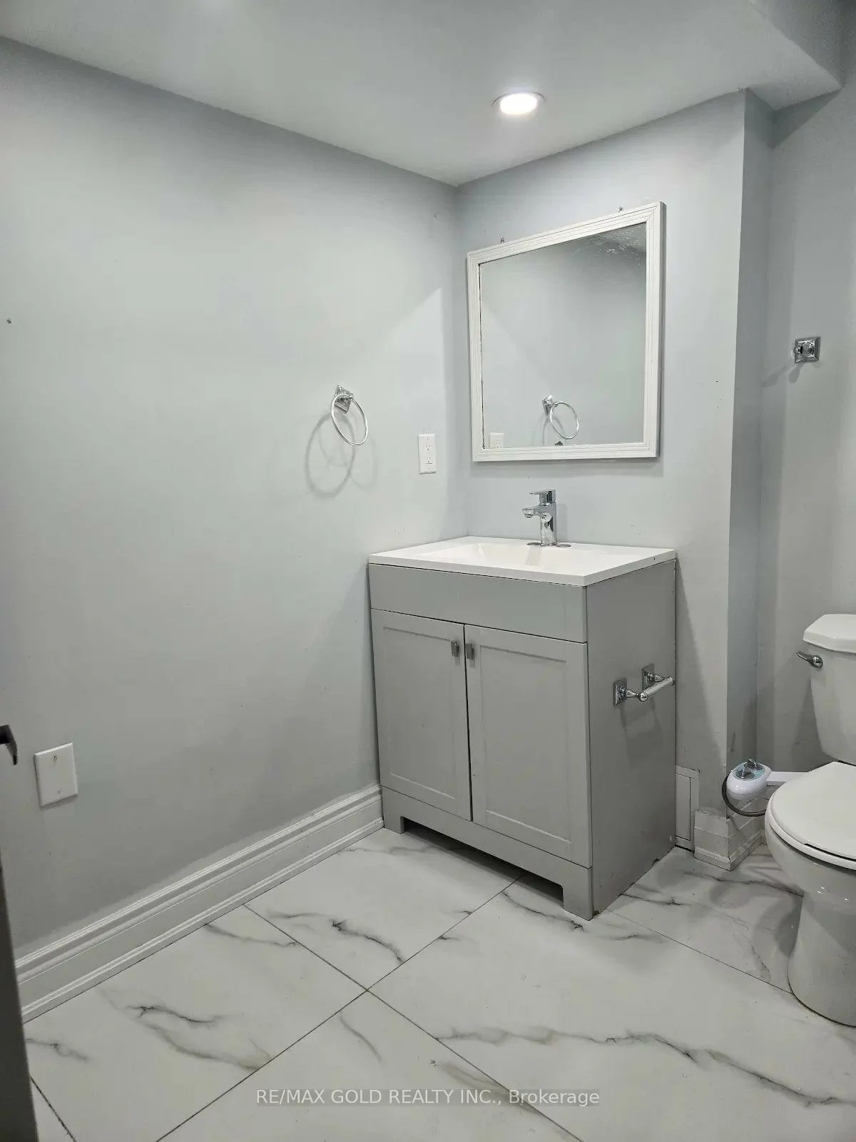47, Mikado, Central Park, Brampton
