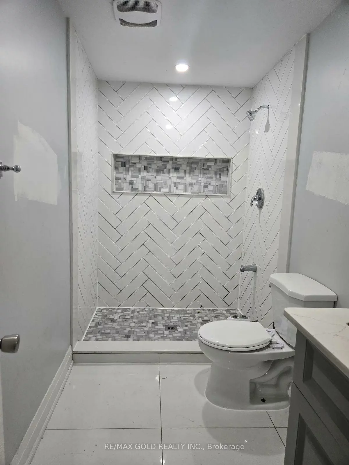 47, Mikado, Central Park, Brampton