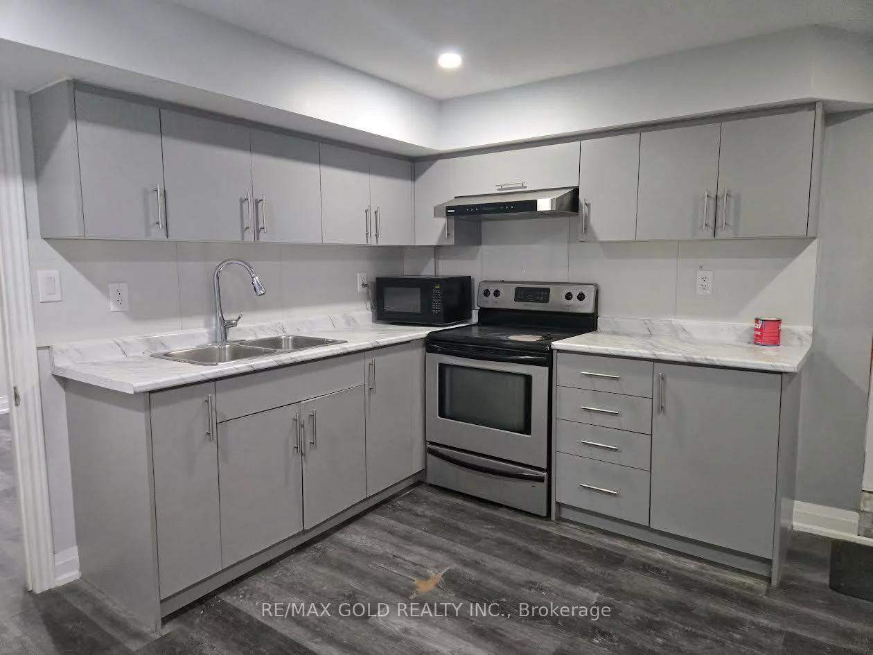 47, Mikado, Central Park, Brampton