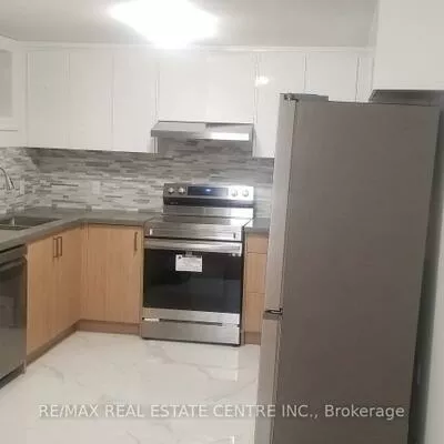 4, Continental, Fletcher's Meadow, Brampton