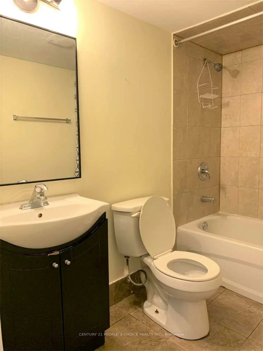 40, Palm Tree, Madoc, Brampton