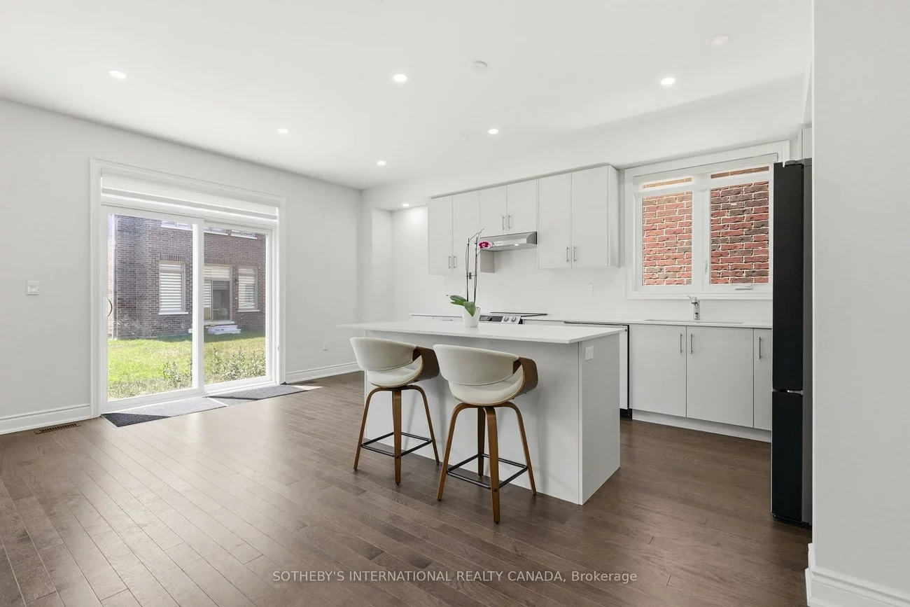 32, Bermondsey, Bram West, Brampton