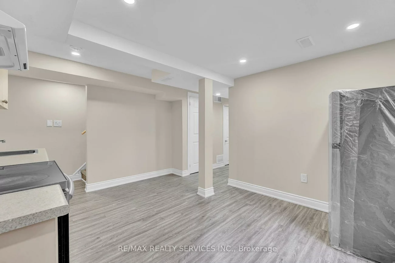 29, Hector, Central Park, Brampton