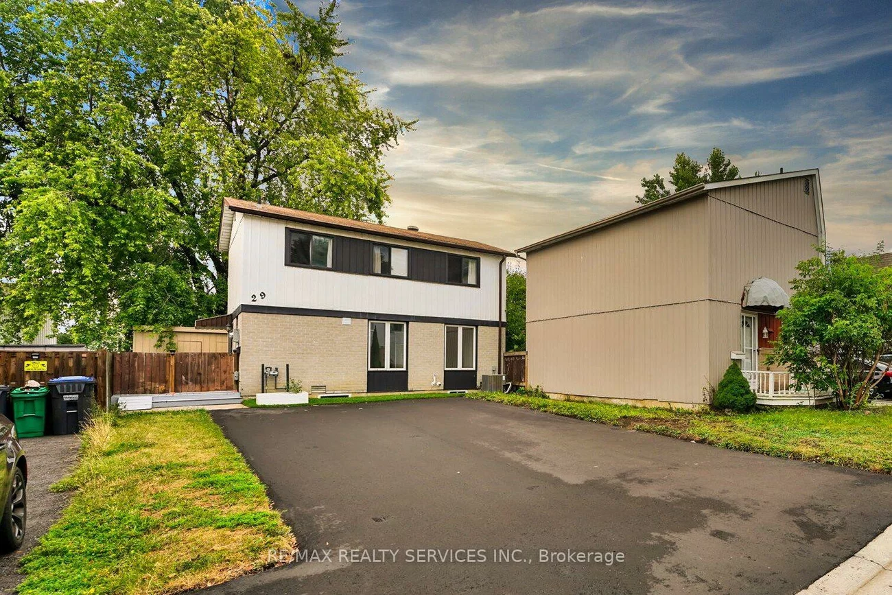 29, Hector, Central Park, Brampton