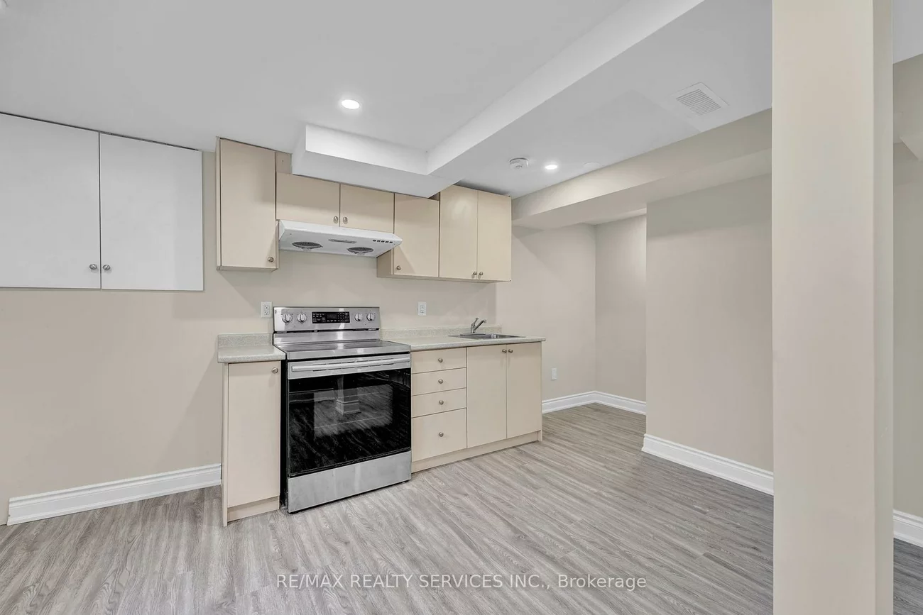 29, Hector, Central Park, Brampton