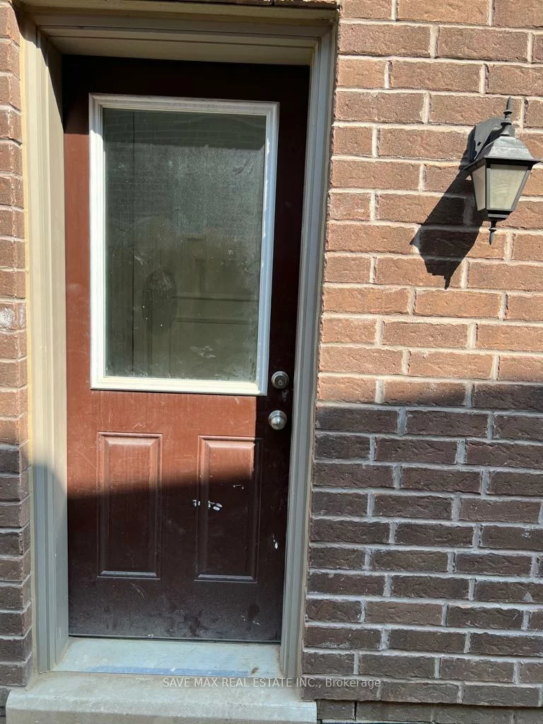 14, Lady Evelyn, Bram West, Brampton