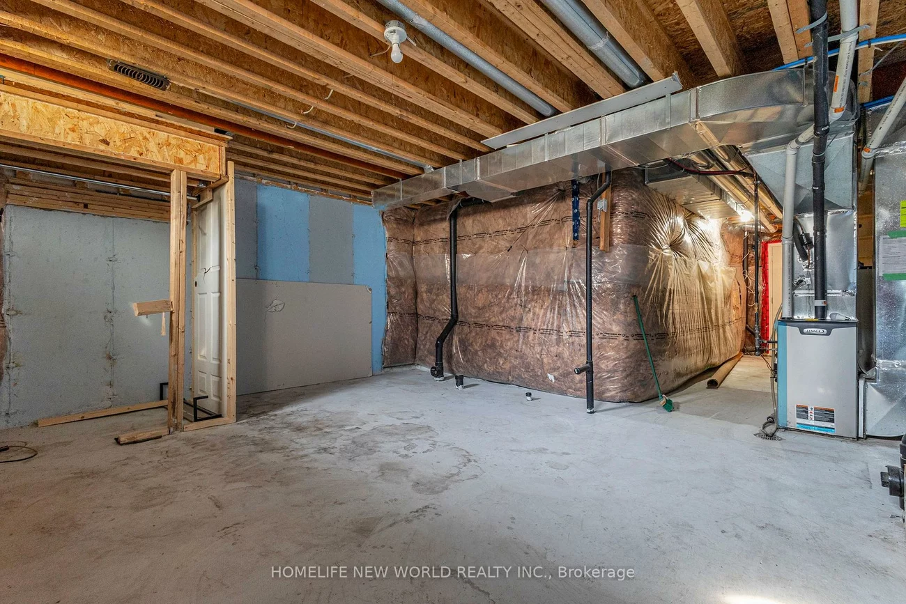 8, Shiff, Heart Lake East, Brampton