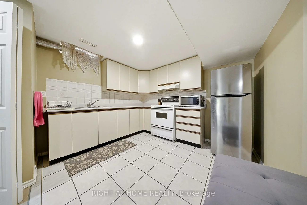 29, Sunforest, Heart Lake West, Brampton