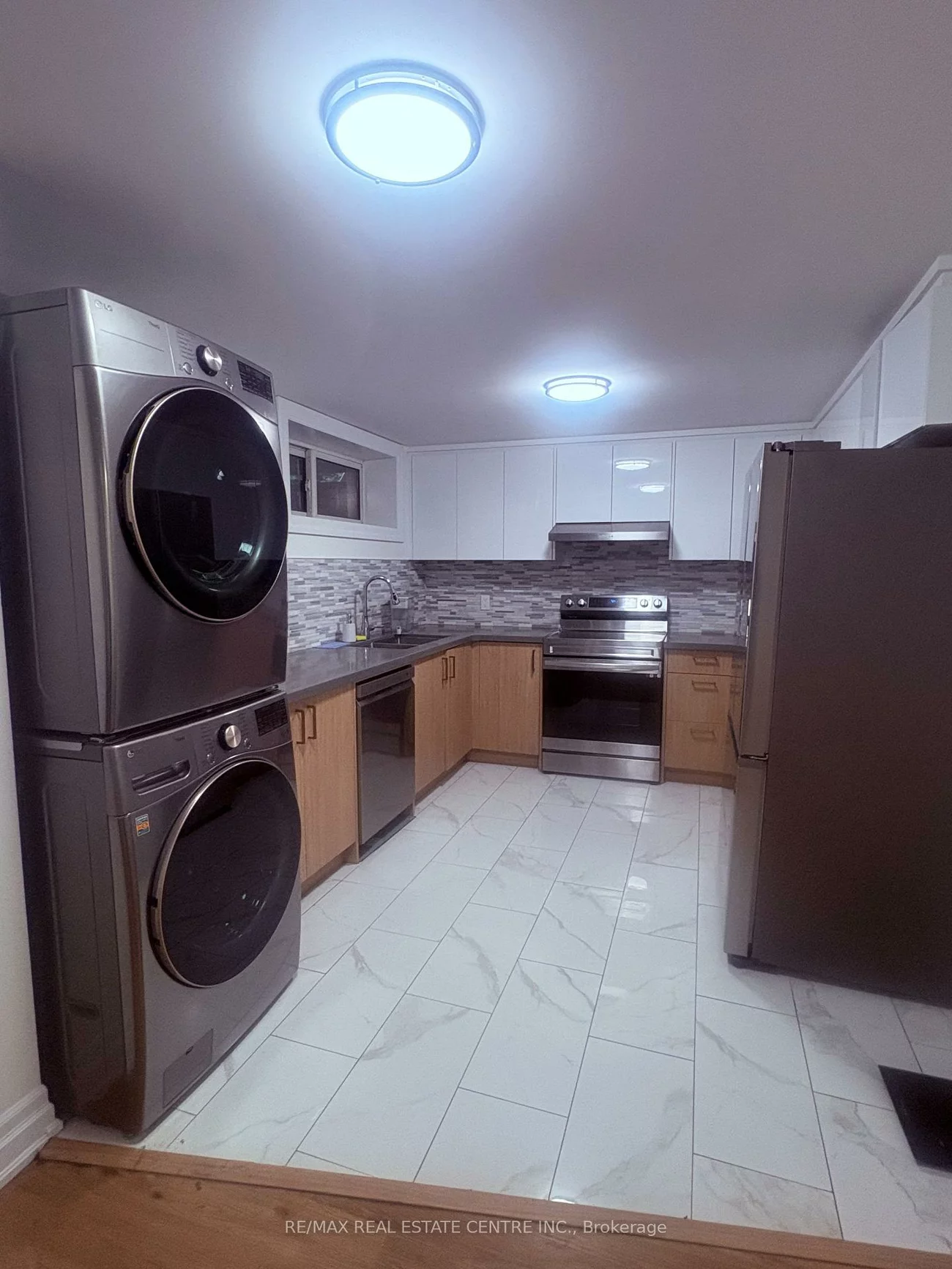 4, Continental, Fletcher's Meadow, Brampton