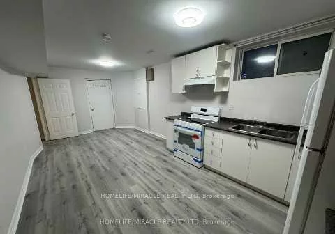 6, Sweet Briar, Snelgrove, Brampton