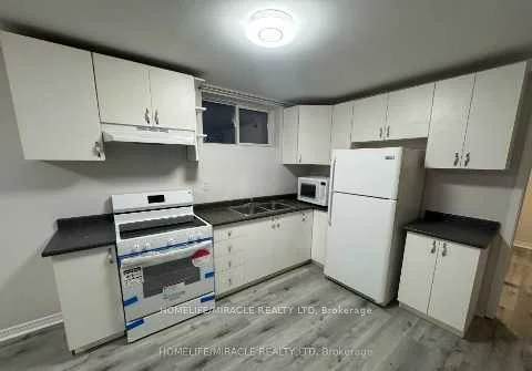 6, Sweet Briar, Snelgrove, Brampton