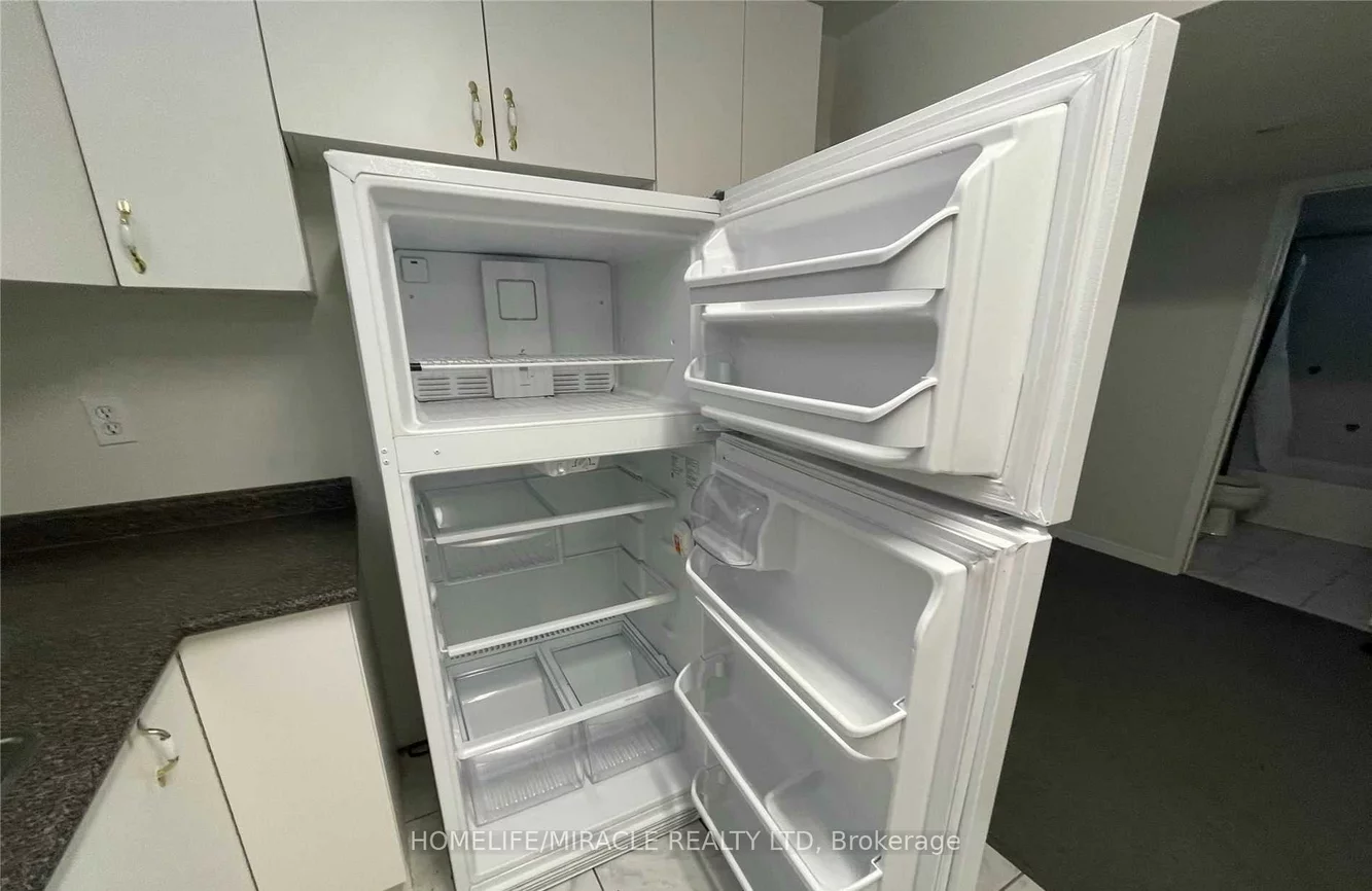 6, Sweet Briar, Snelgrove, Brampton