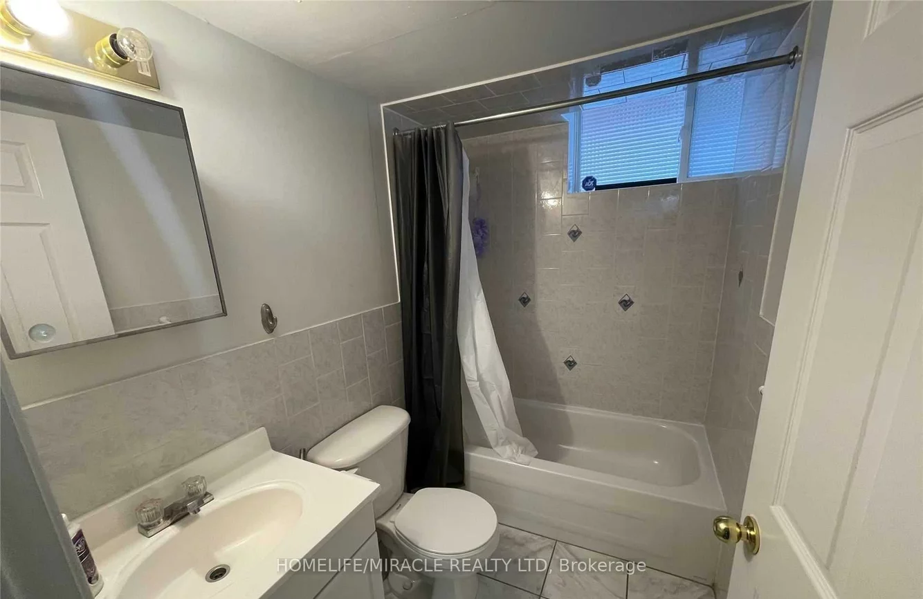6, Sweet Briar, Snelgrove, Brampton
