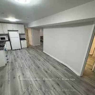 6, Sweet Briar, Snelgrove, Brampton