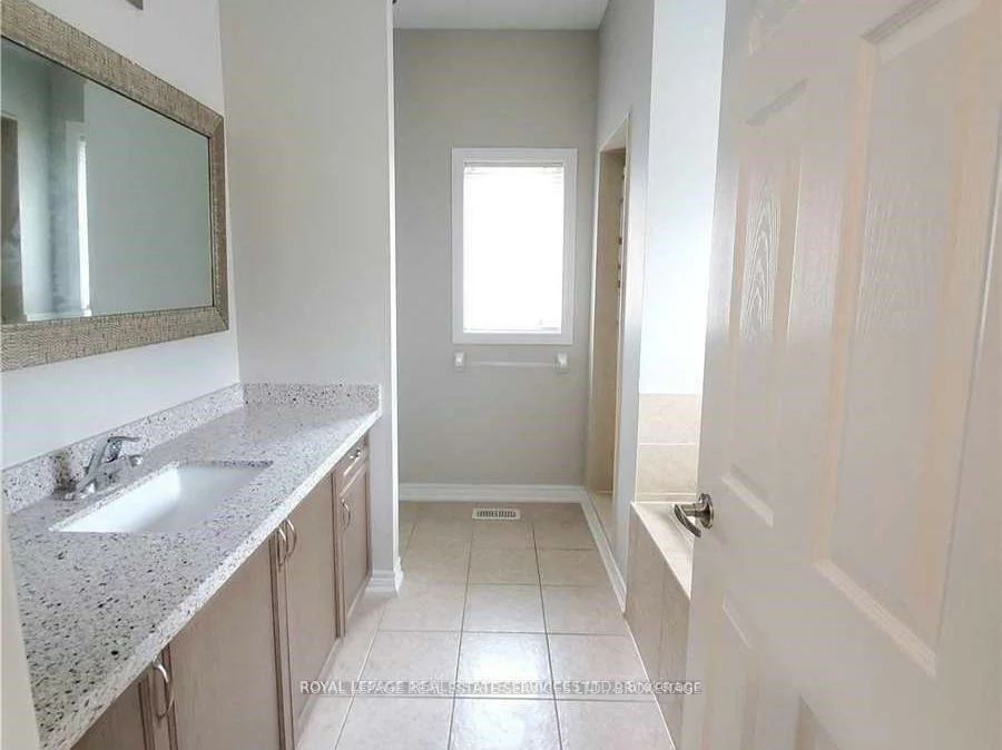 39, Vezna, Credit Valley, Brampton
