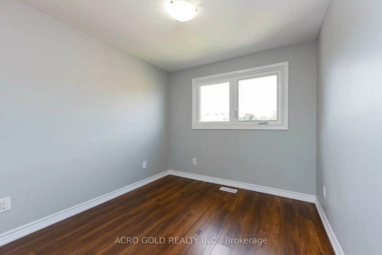 19, Hoskins, Central Park, Brampton
