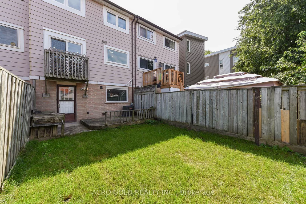 19, Hoskins, Central Park, Brampton