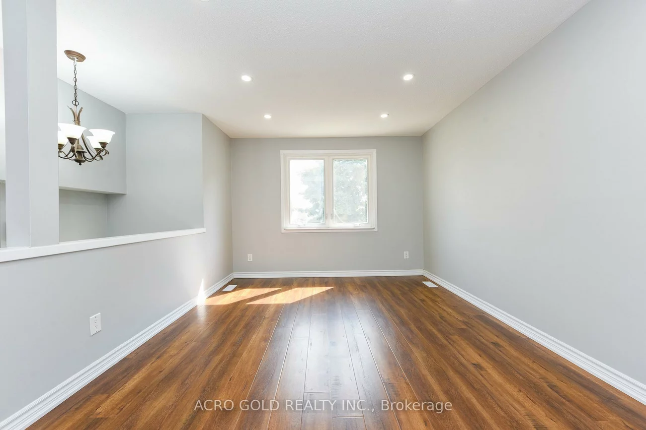 19, Hoskins, Central Park, Brampton