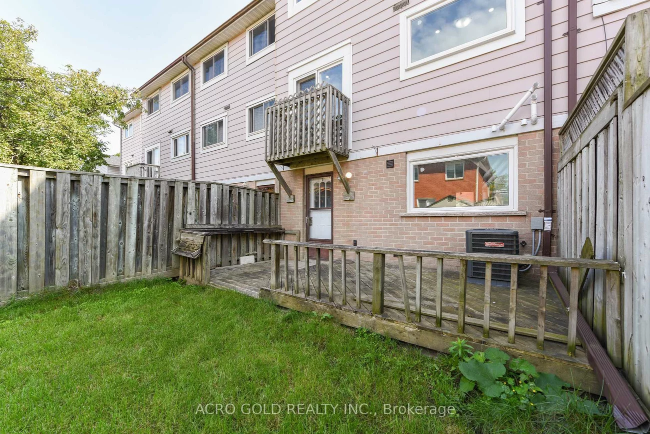 19, Hoskins, Central Park, Brampton