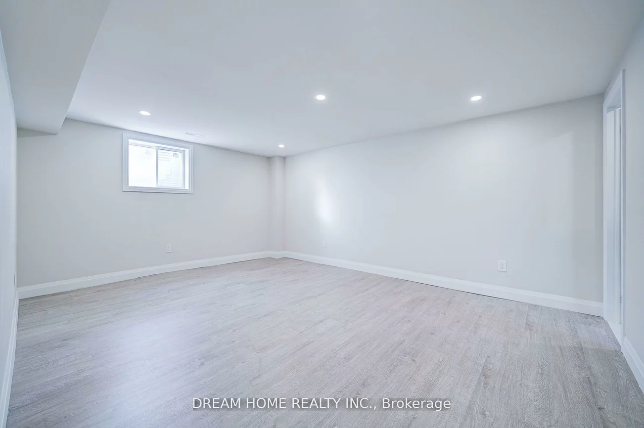 23, Manorcrest, Central Park, Brampton