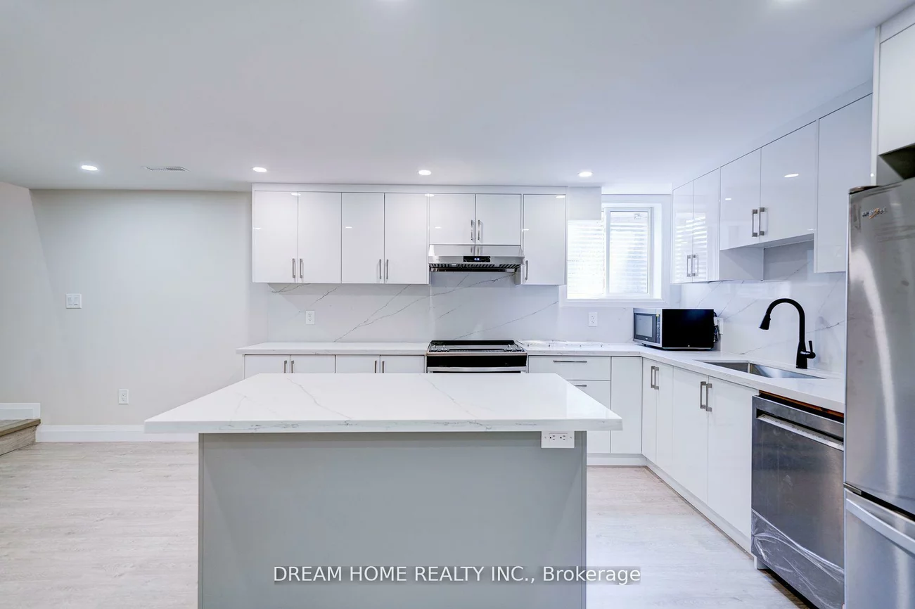23, Manorcrest, Central Park, Brampton