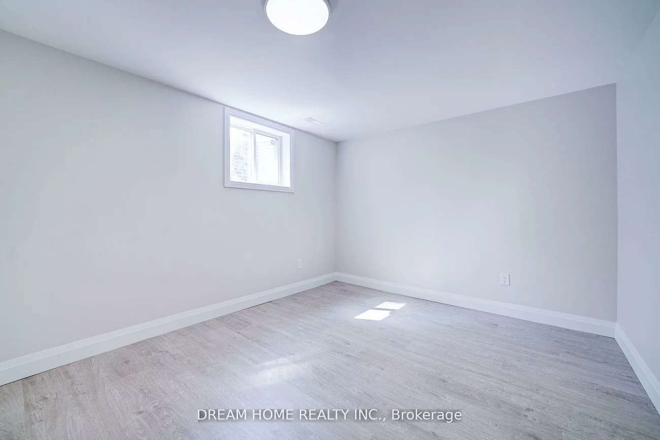 23, Manorcrest, Central Park, Brampton