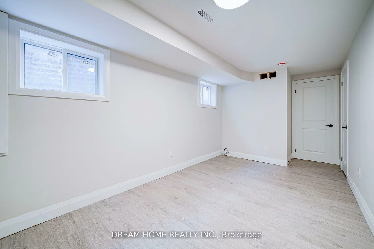 23, Manorcrest, Central Park, Brampton