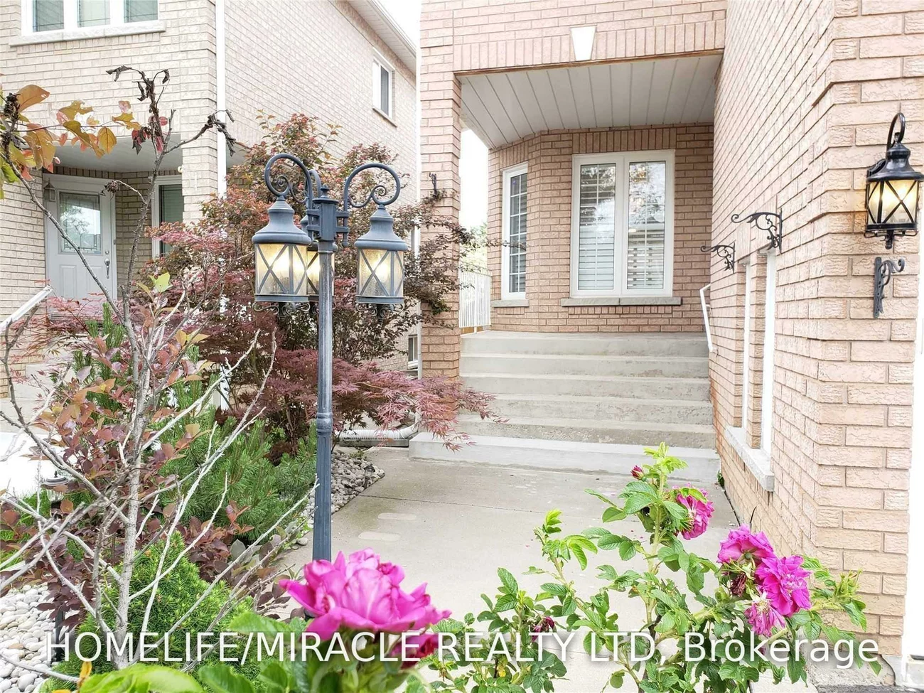 6, Sweet Briar, Snelgrove, Brampton