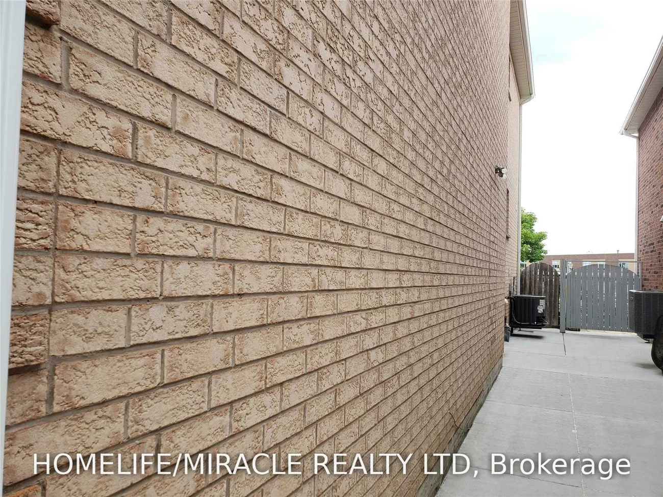 6, Sweet Briar, Snelgrove, Brampton