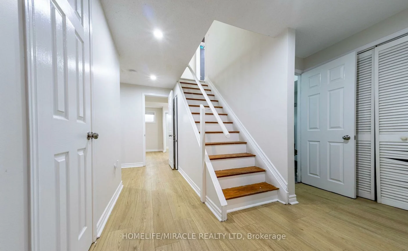 60, Centre, Brampton East, Brampton