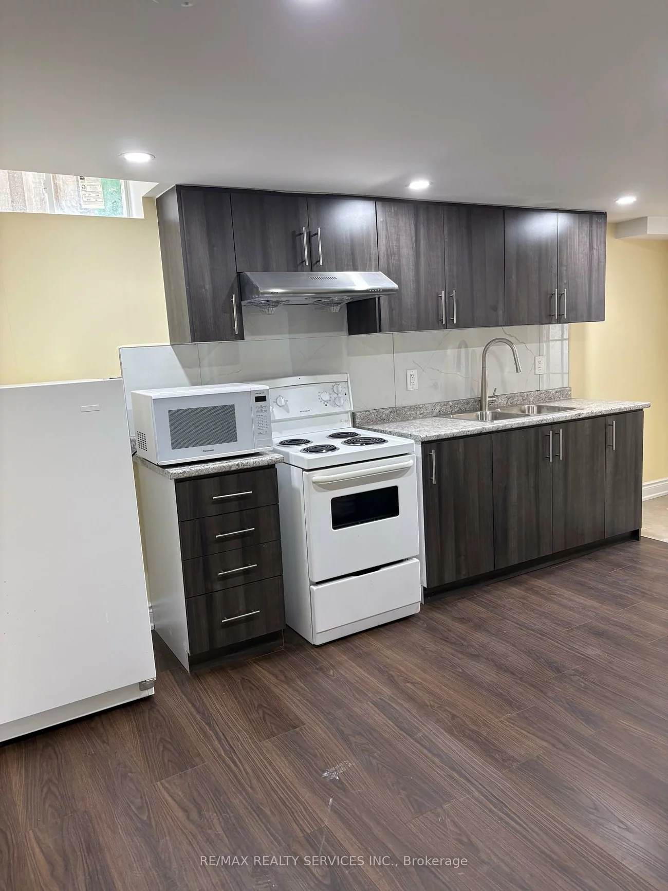 60, Newbridge, Westgate, Brampton