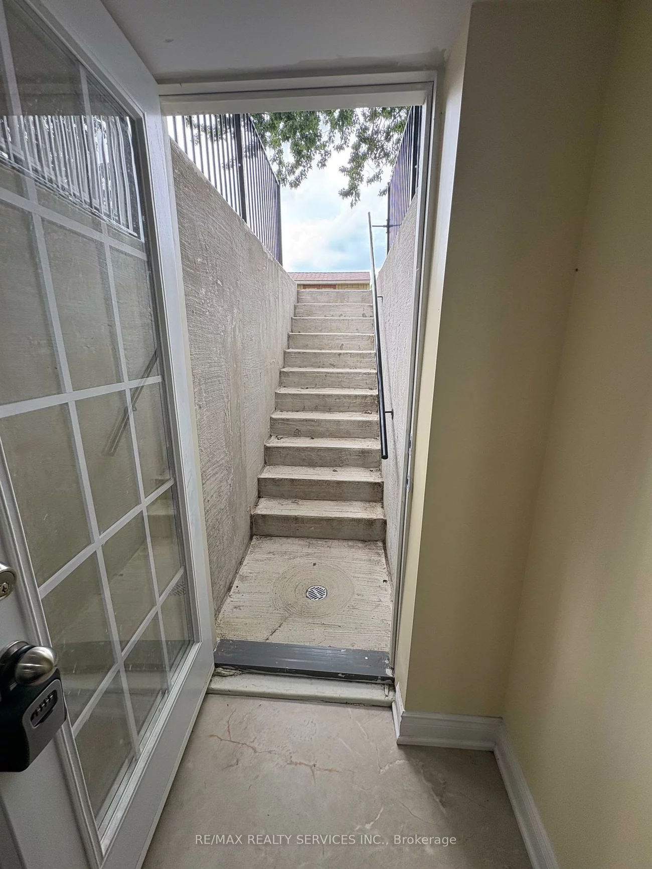 60, Newbridge, Westgate, Brampton