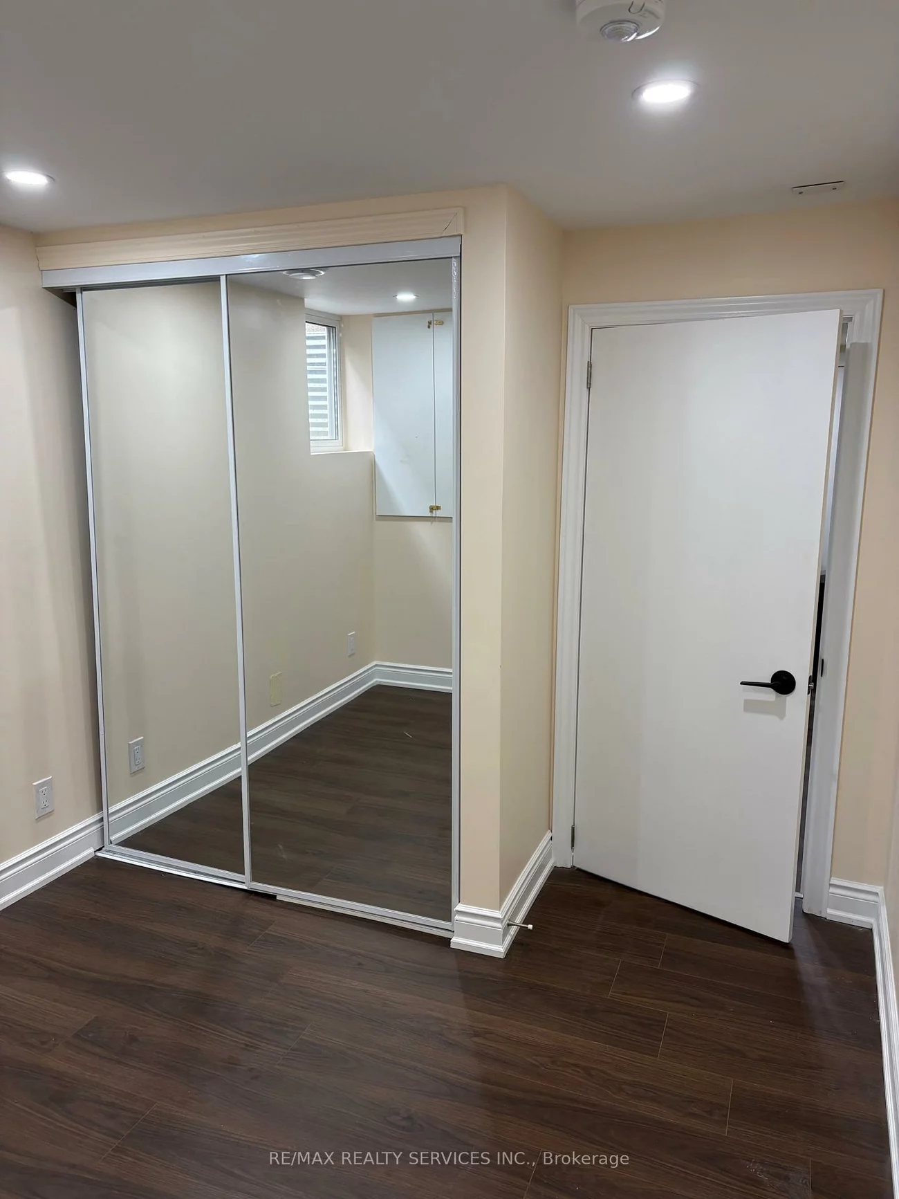 60, Newbridge, Westgate, Brampton
