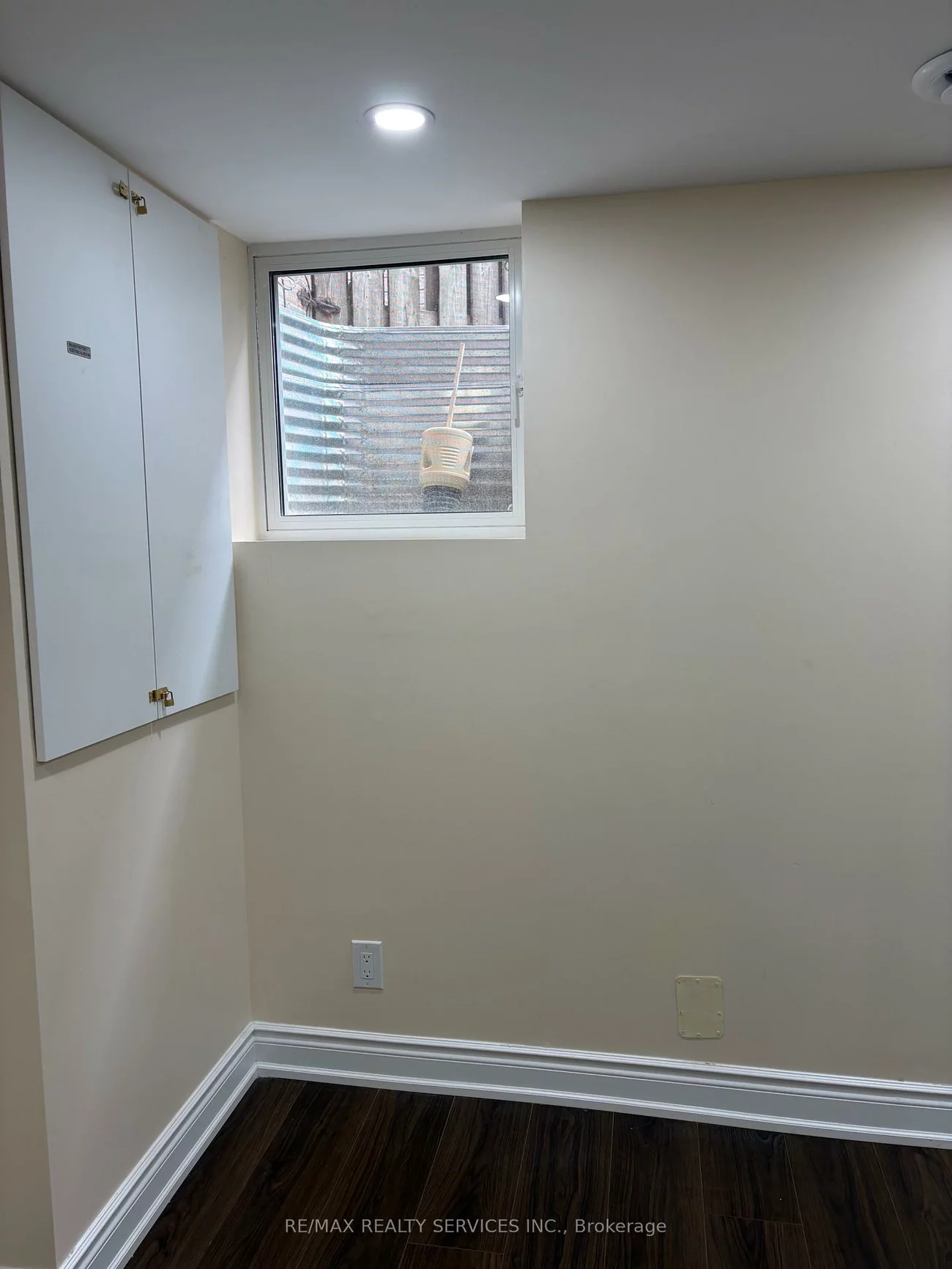 60, Newbridge, Westgate, Brampton