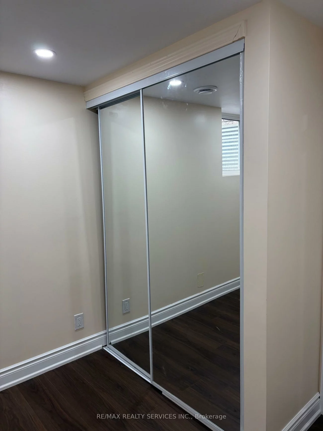 60, Newbridge, Westgate, Brampton