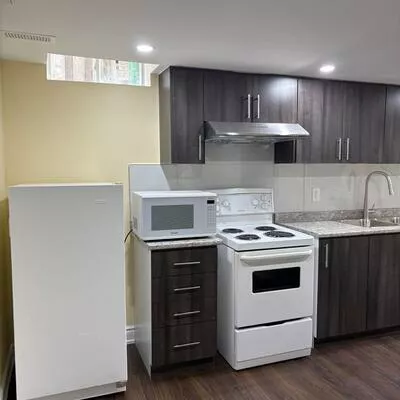 60, Newbridge, Westgate, Brampton