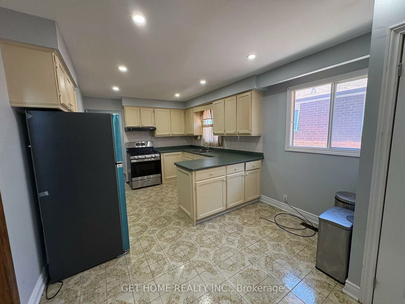 55, Major Oaks, Madoc, Brampton