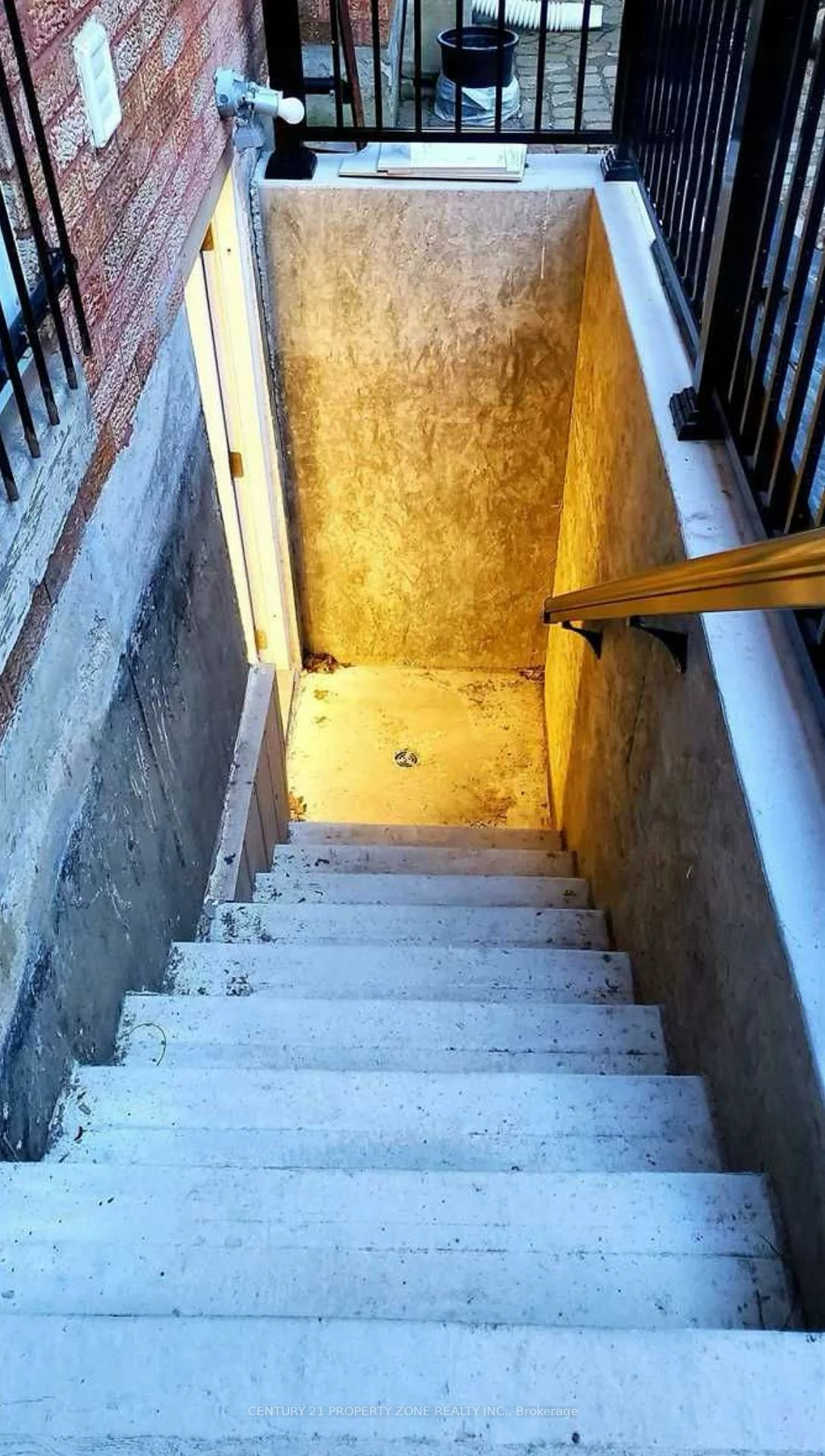 19, Hall, Northwood Park, Brampton