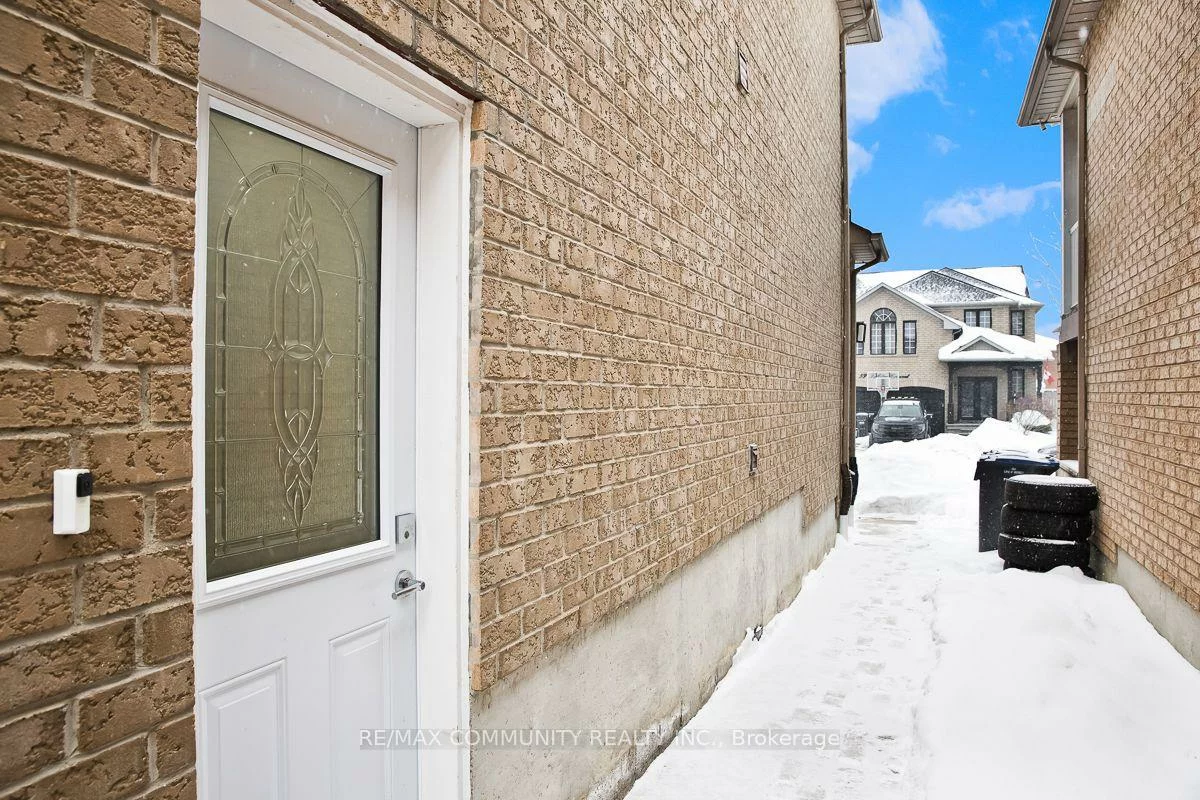 64, Fallstar, Fletcher's Meadow, Brampton