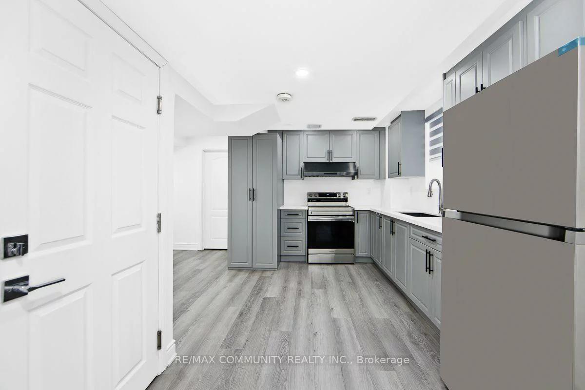 64, Fallstar, Fletcher's Meadow, Brampton