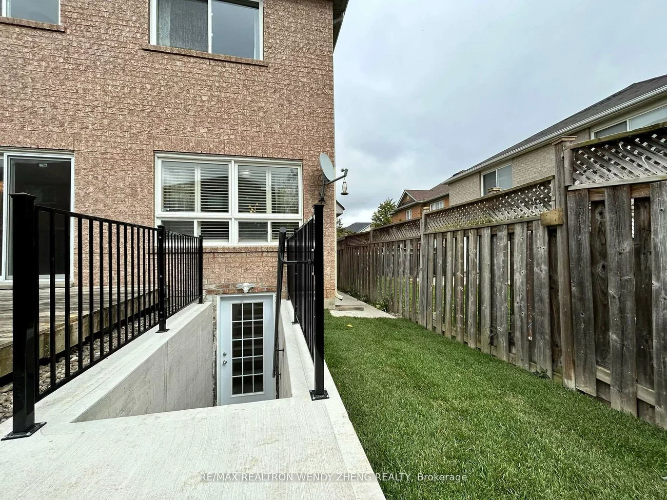 3, Applegrove, Sandringham-Wellington, Brampton
