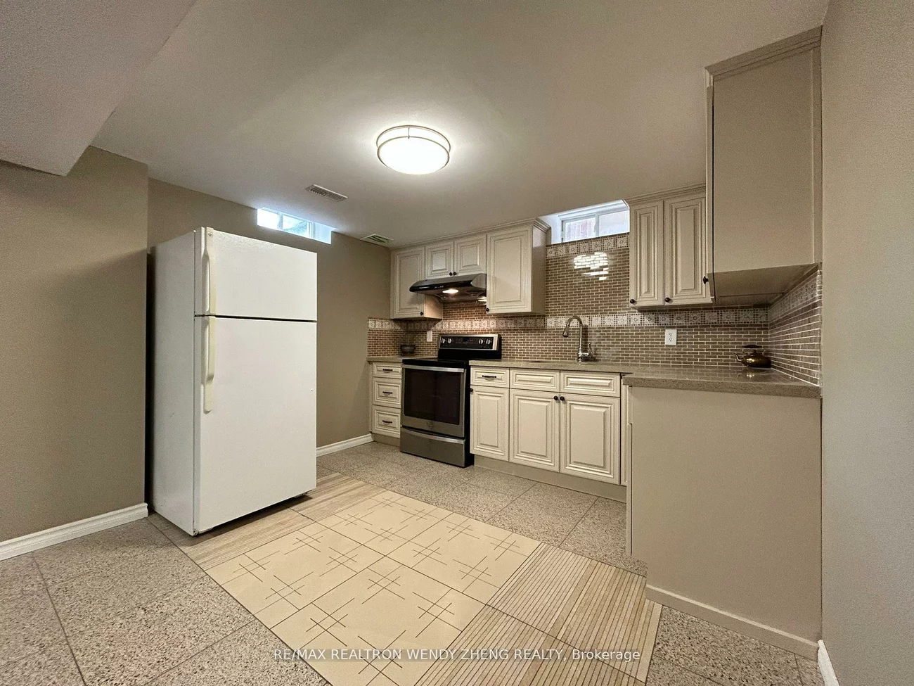 3, Applegrove, Sandringham-Wellington, Brampton