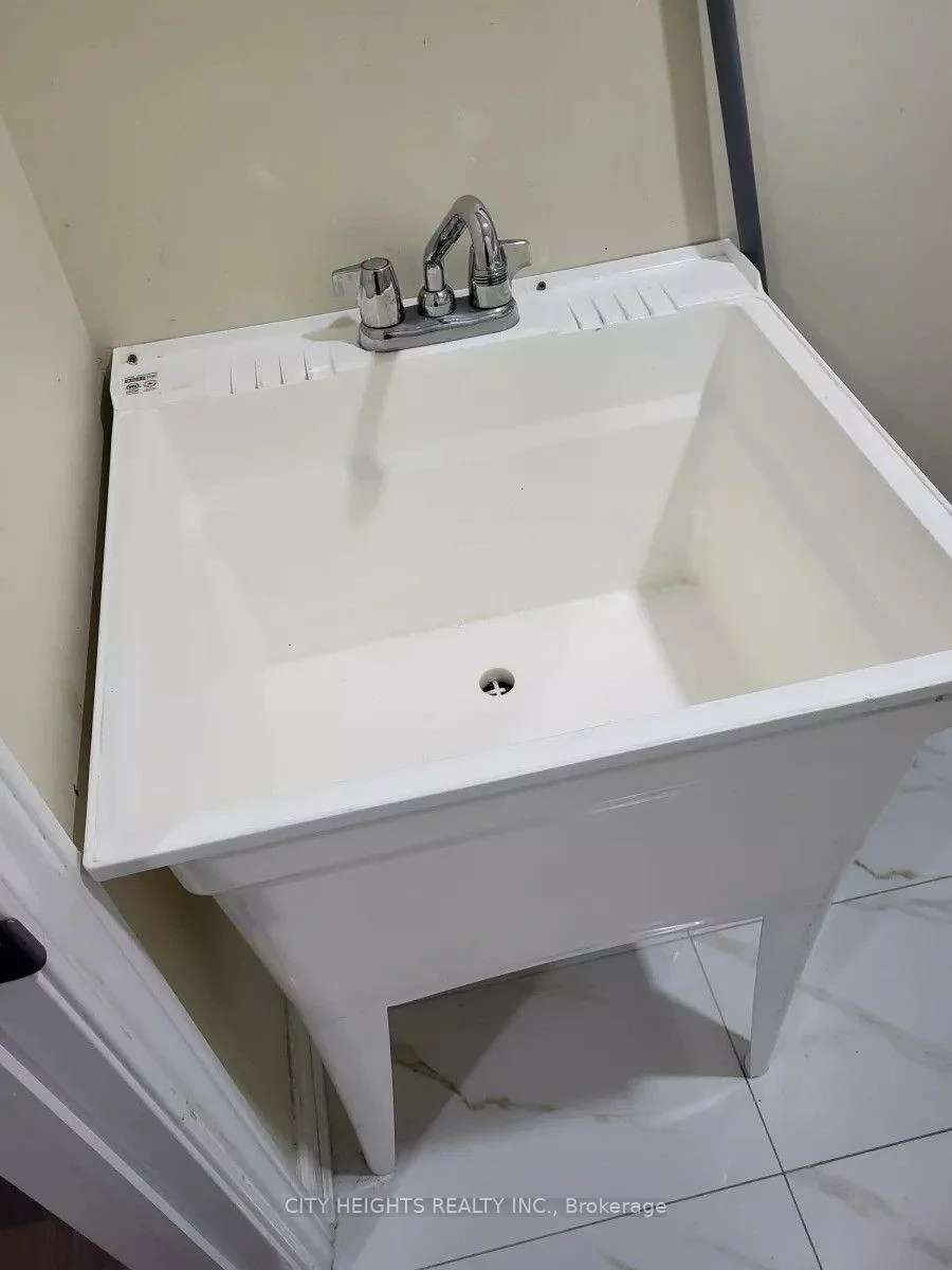 9, Fenchurch, Northwest Brampton, Brampton